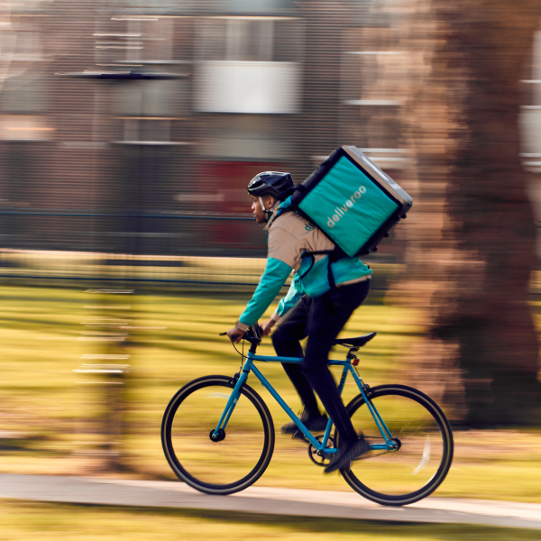 Deliveroo Fiets Bezorger Snel.jpg