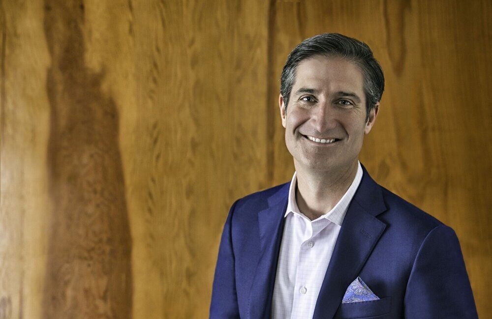 Brian Niccol_Headshot_V2.jpg